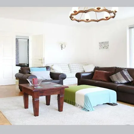 דירה White באדן