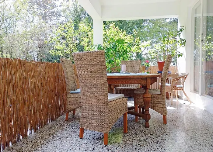 White דירה באדן